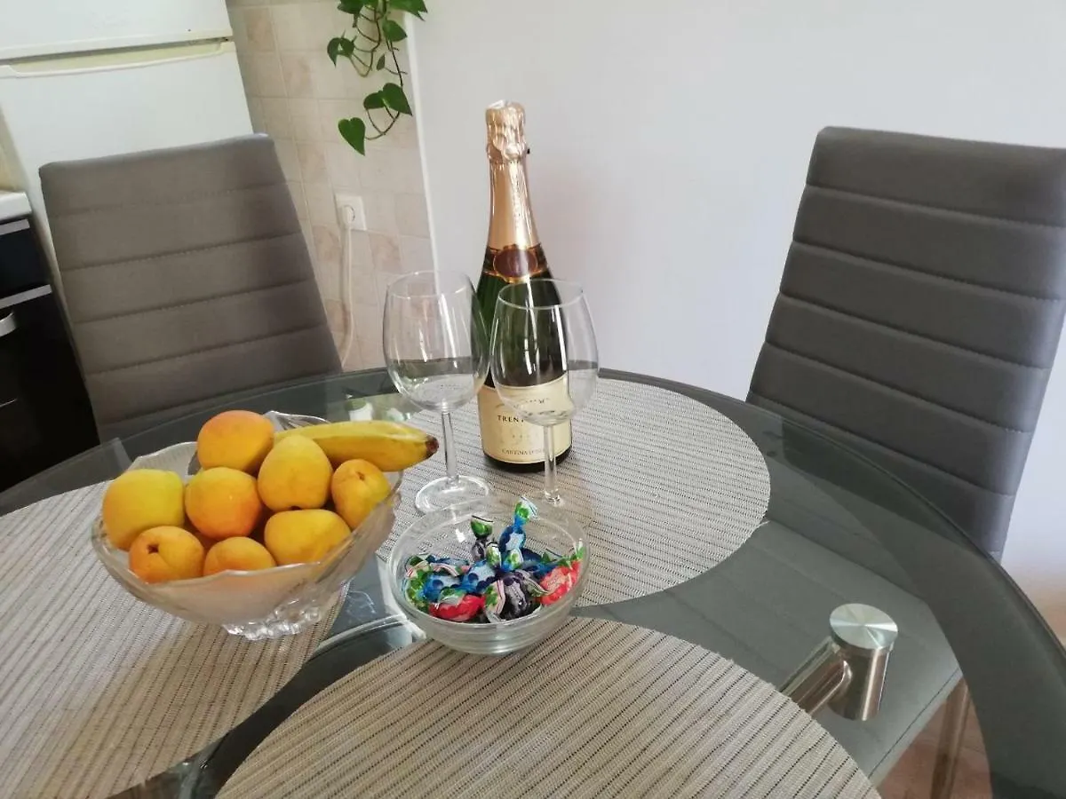 Bond With Private Parking Apartment Zadar Croatia