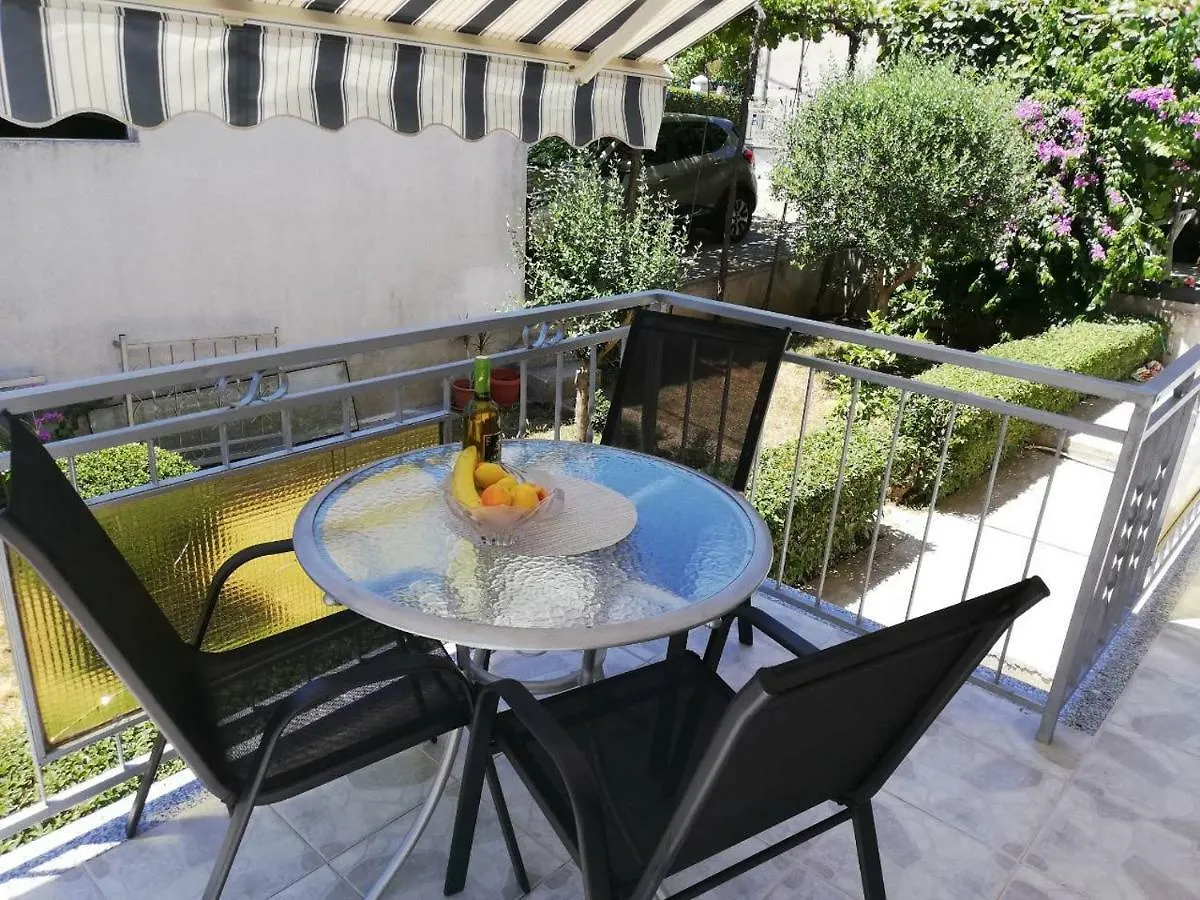 Bond With Private Parking Apartment Zadar Croatia