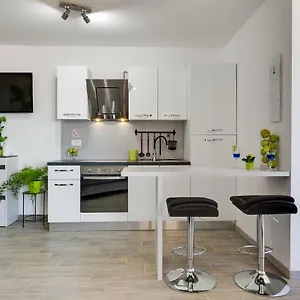 Apartman Oliva Vallis, Zára